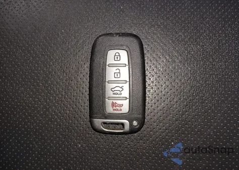 2013 Hyundai Genesis 3.8 z USA, uszkodzony, nr VIN KMHGC4DD6DU250217